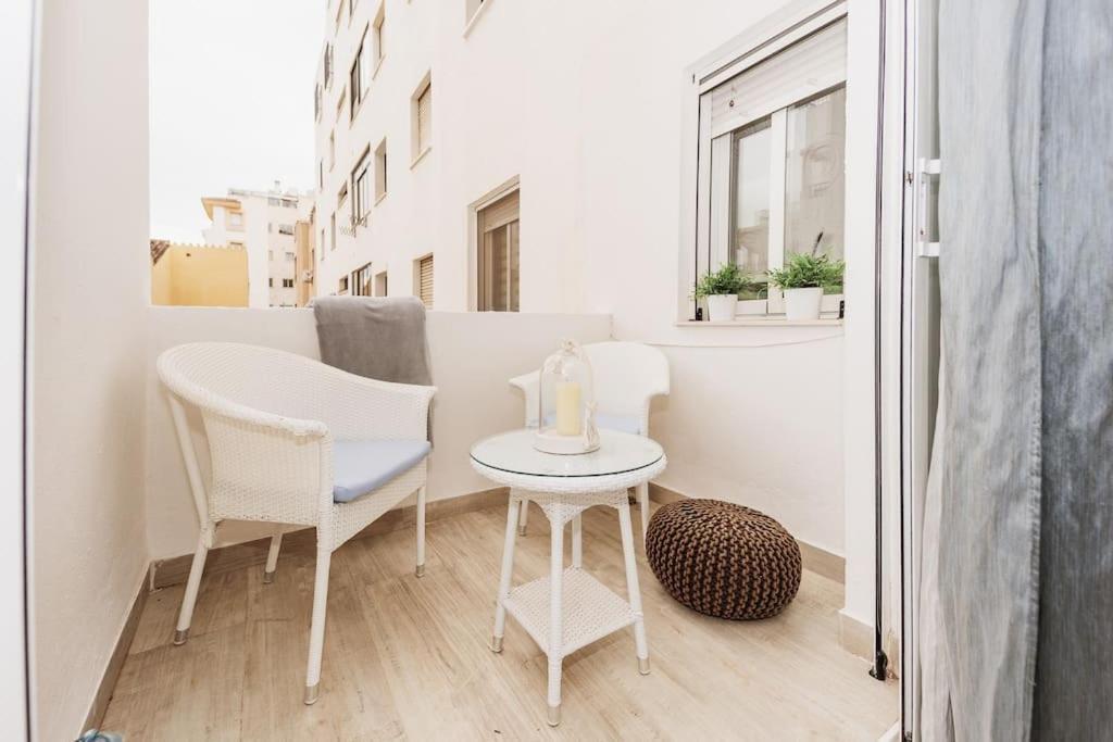 Modern First Line Apartment *