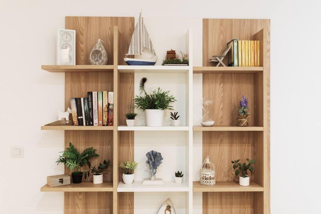 Modern First Line Appartement